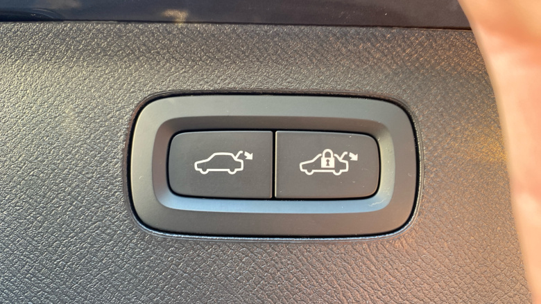 Volvo XC90 2.0 B5P Plus Edition Dark 5dr AWD Geartronic Petrol Estate